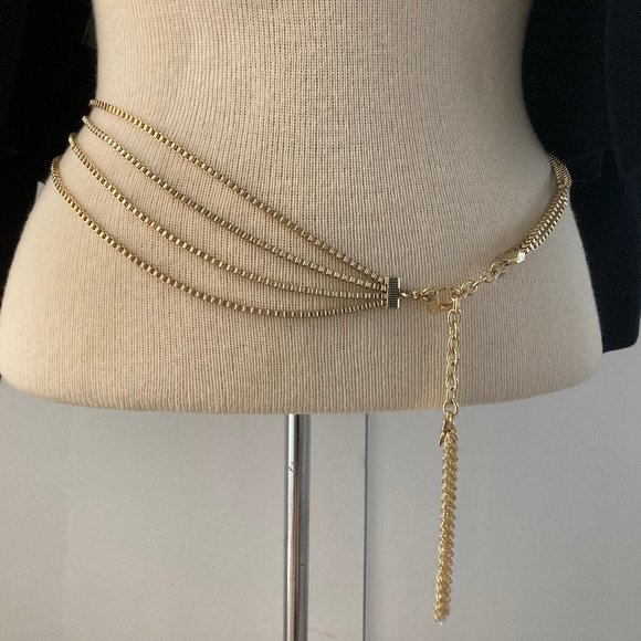 Accessories - EUC Beautiful GOLD Multi-Stranded Chain waist or hip belt